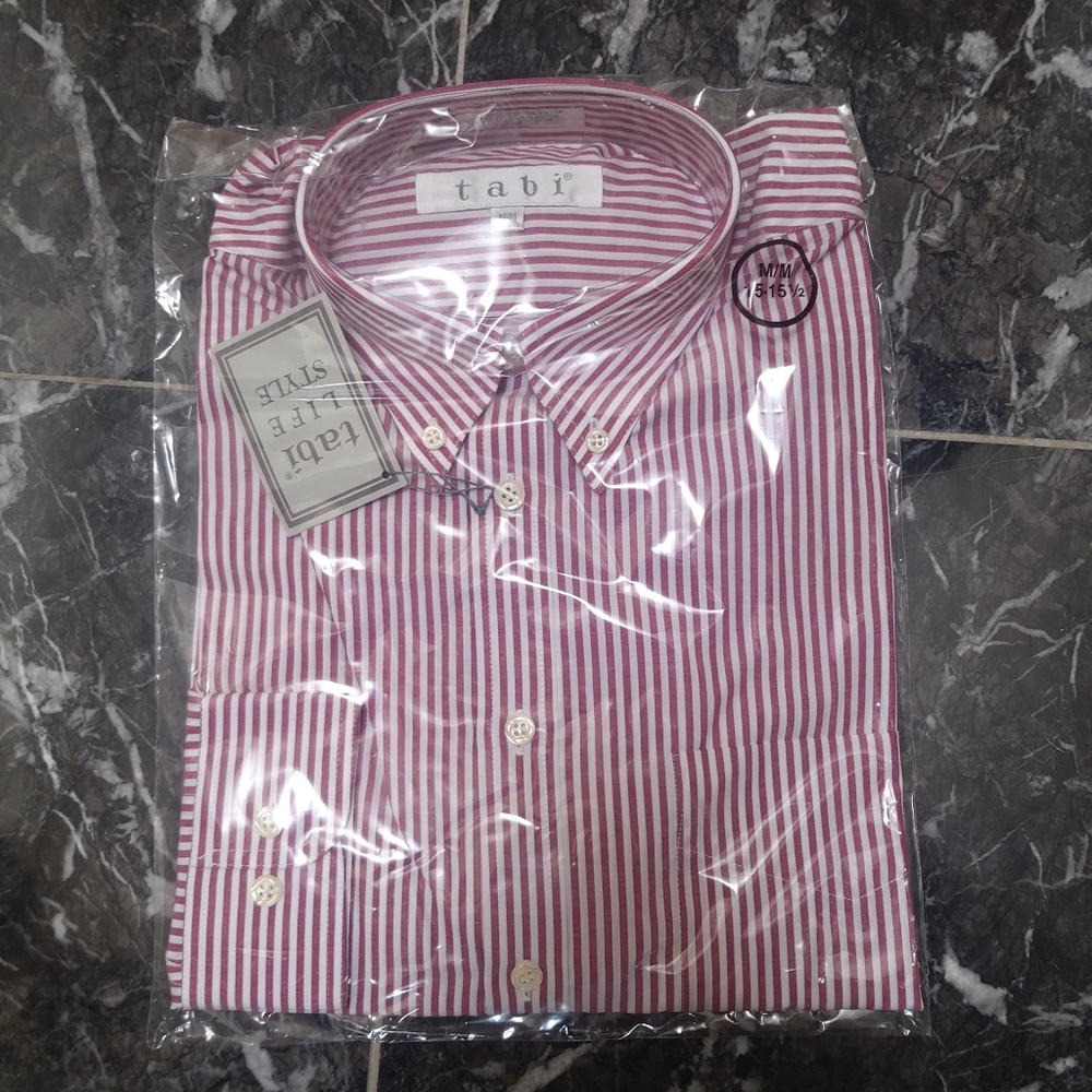 💚 2/$35 NWT Tabi long sleeve dress shirt - red white stripes
